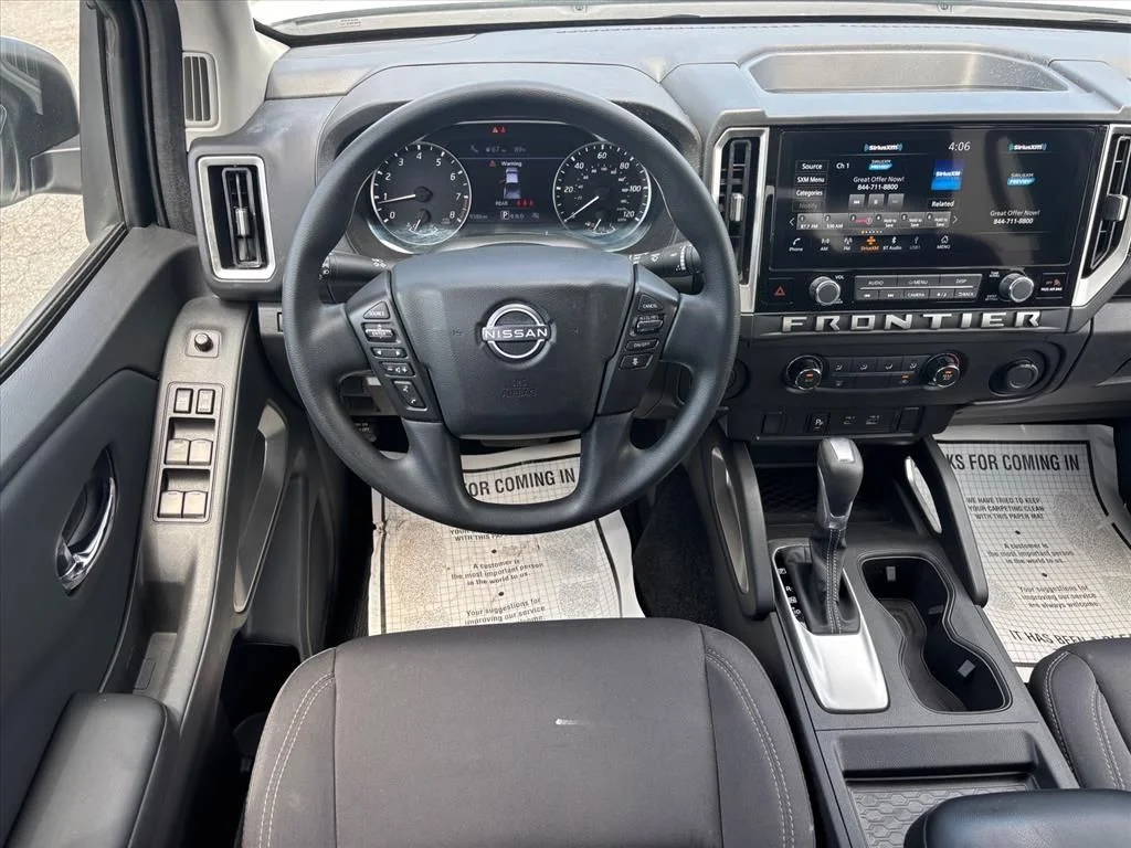 Used 2025 White Nissan SV image 3