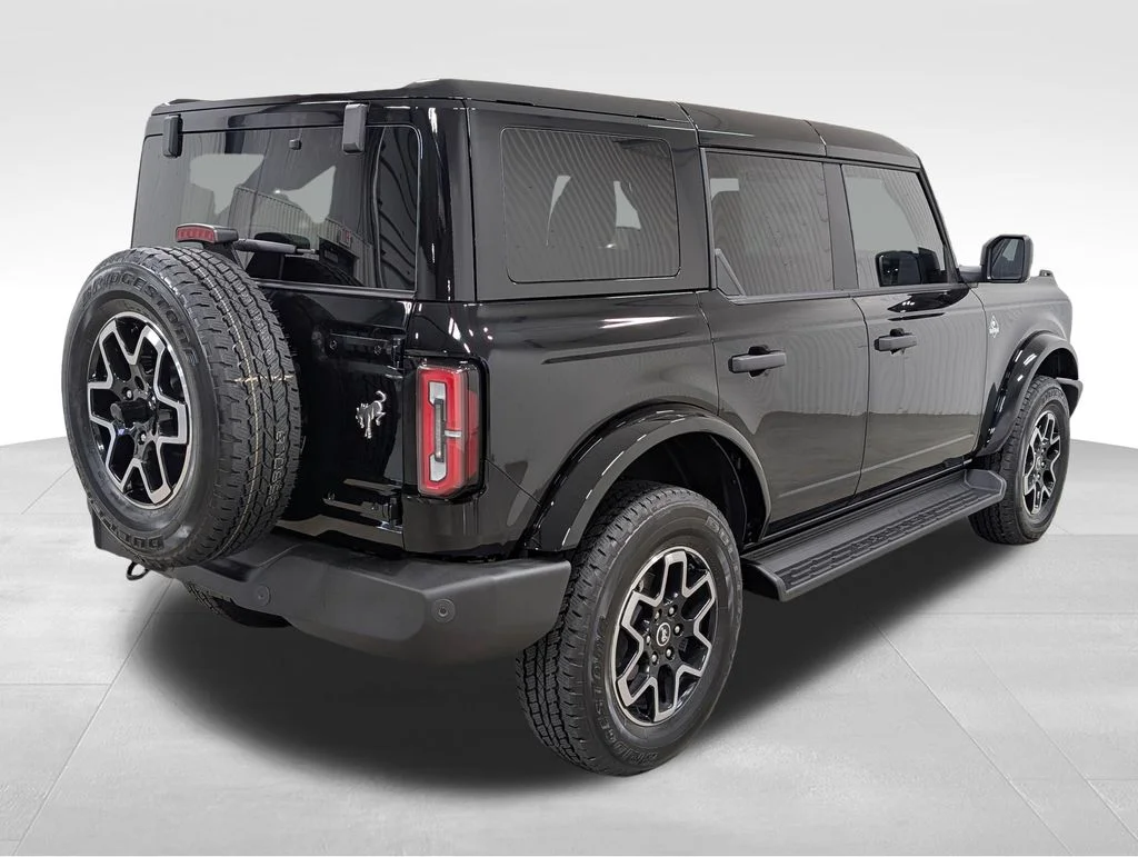 New 2026 Shadow Black Ford Outer Banks® image 22