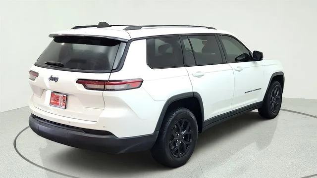 Used 2023 White Jeep Limited image 13