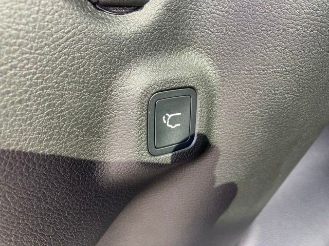 New 2026 Silver Zynith Metallic Clear-Coat Exterior Paint Jeep Limited Altitude image 24
