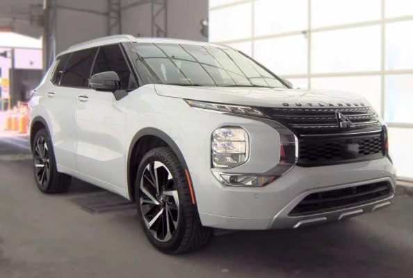 Used 2024 White Mitsubishi SEL image 5