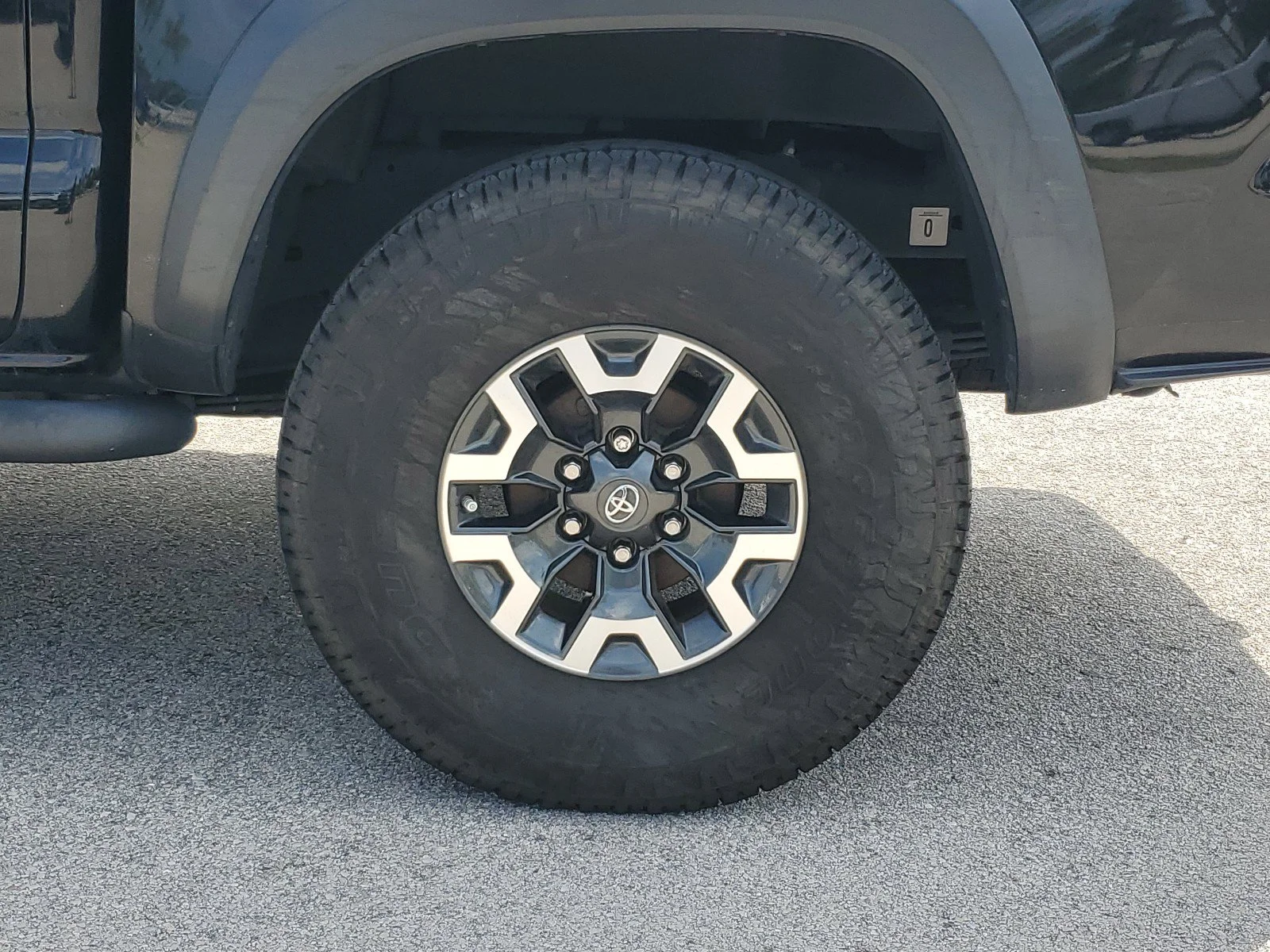 Used 2016  Toyota  image 7