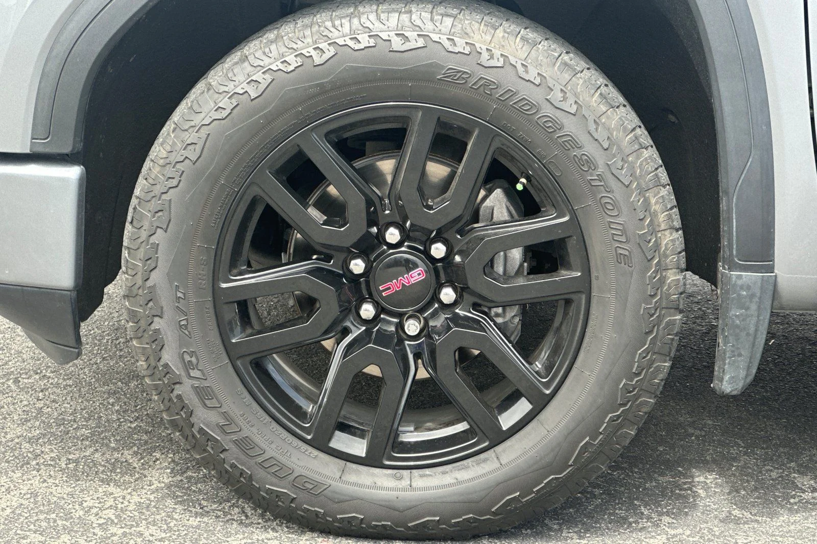 Used 2020 Gray GMC Elevation image 33