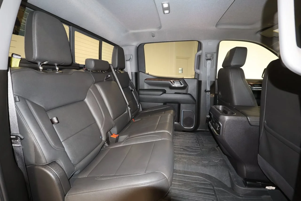 Used 2024 Titanium Rush Metallic GMC Elevation image 26