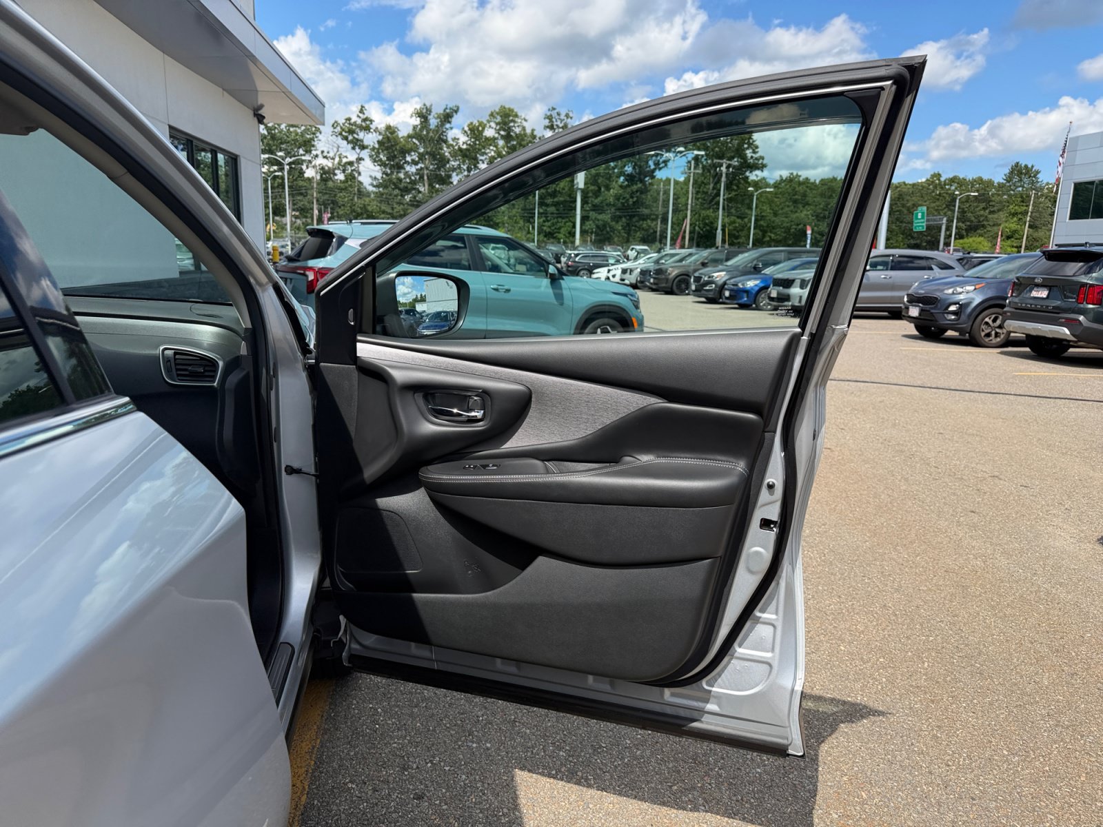 Used 2020 Brilliant Silver Metallic Nissan SV image 28
