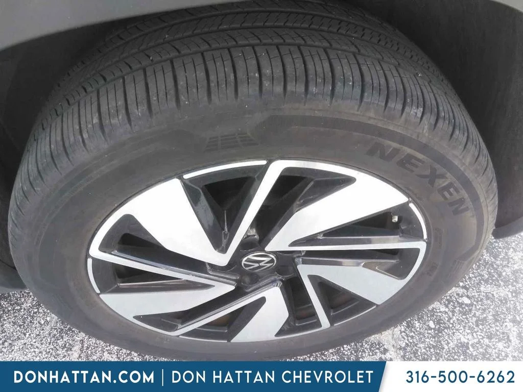 Used 2024 Red Volkswagen 2.0T SE w/Technology image 8