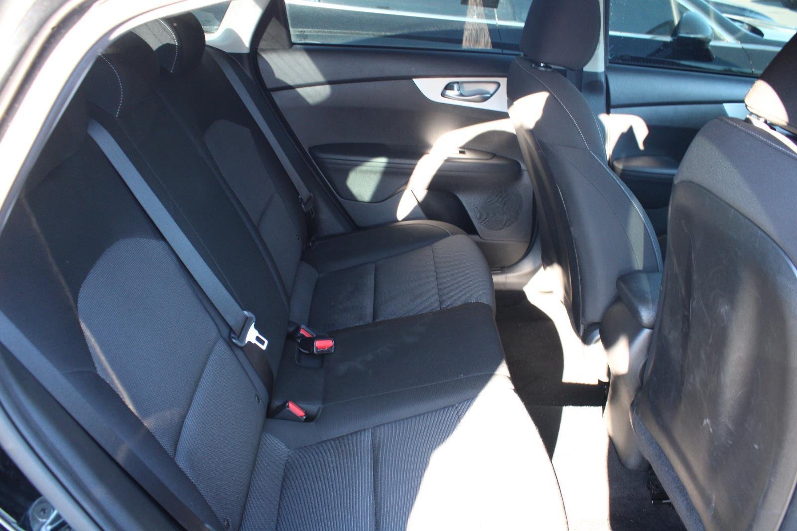 2023 Kia Forte LXS photo 2