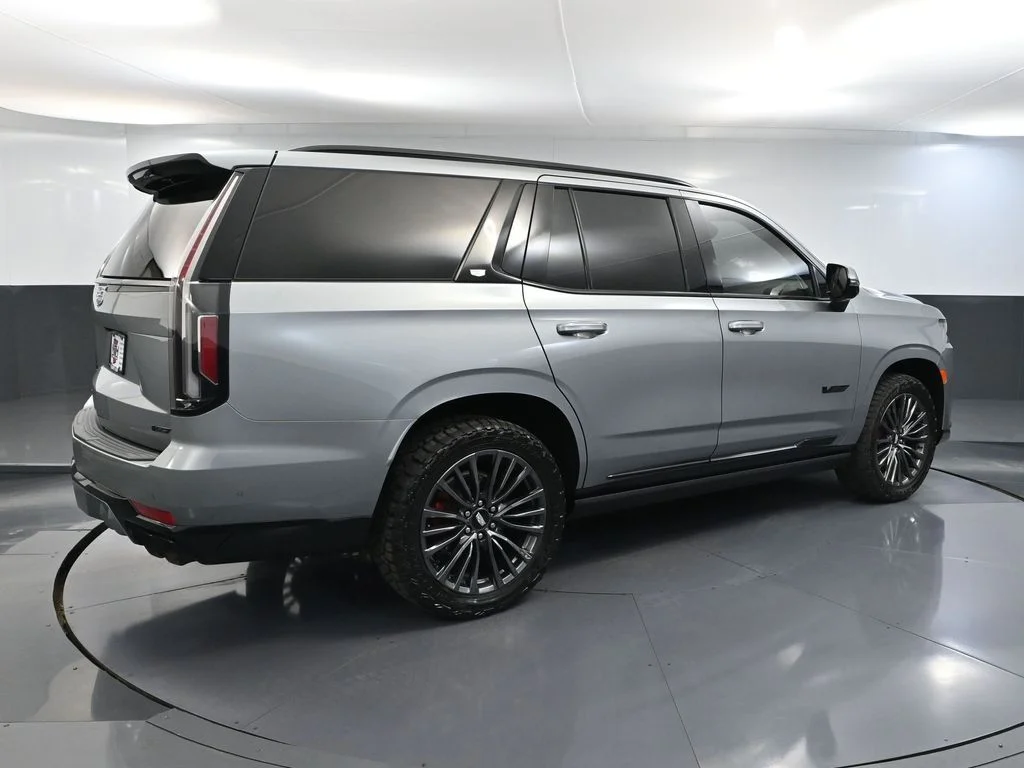 2024 Cadillac Escalade V-Series - Photo 4