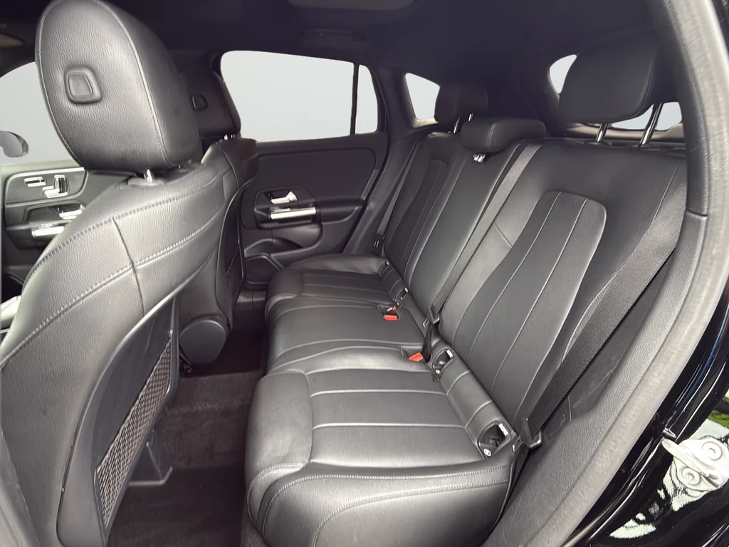 Used 2021 Black Mercedes-Benz GLA 250 image 33