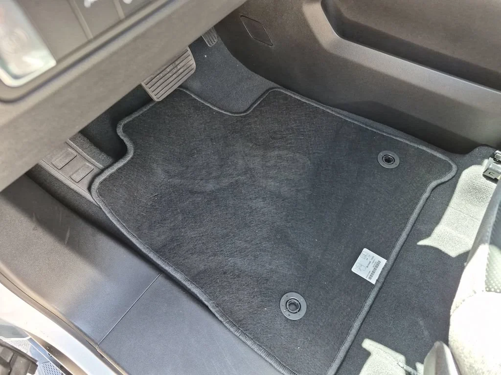 New 2026 Summit White GMC Elevation Standard Range image 20