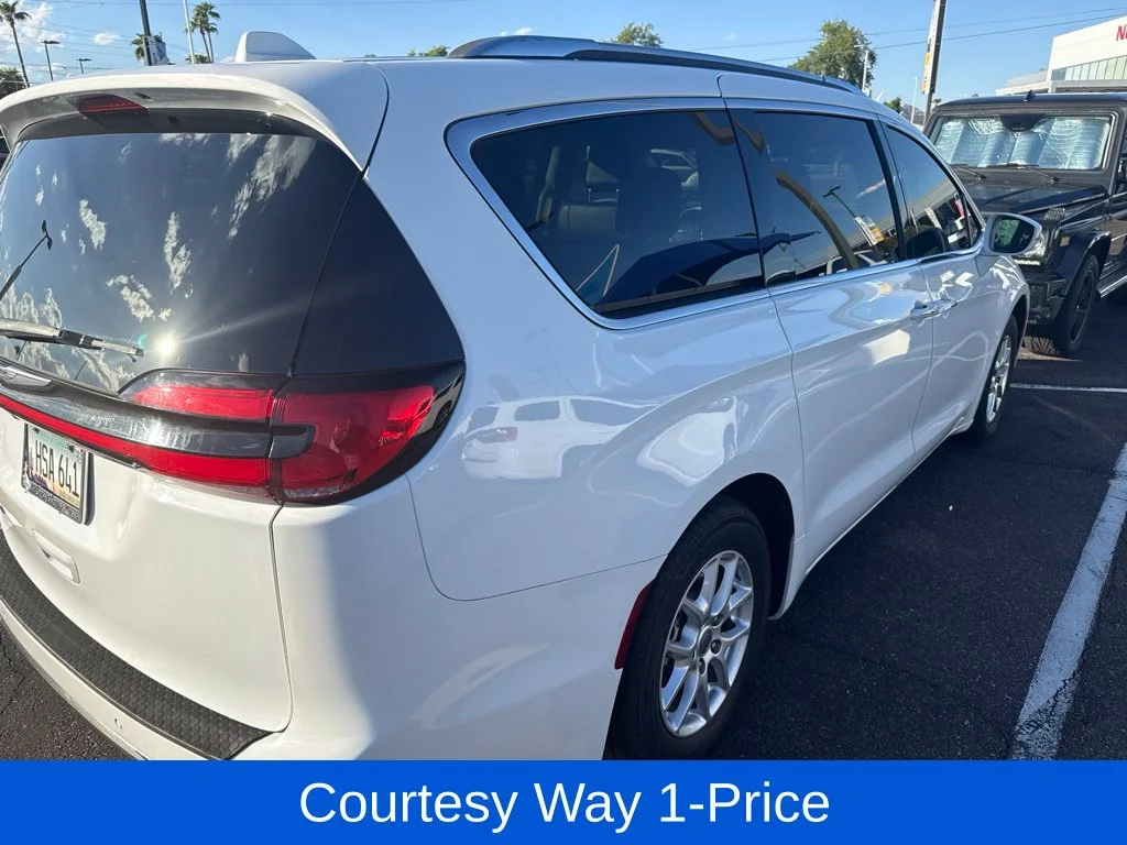 Used 2021 White Chrysler Touring L image 5
