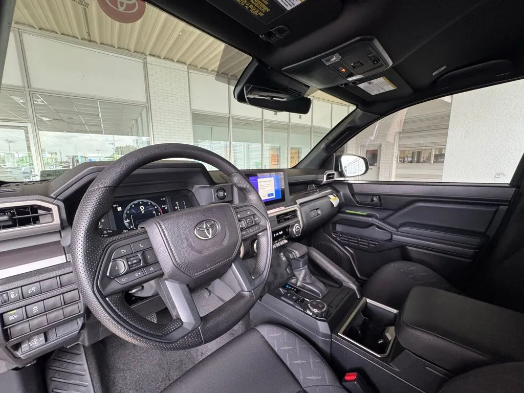 2025 Toyota Tacoma SR5 - Photo 11