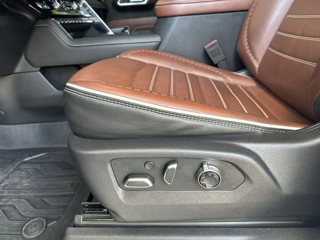 Used 2025 White GMC Denali Ultimate image 13