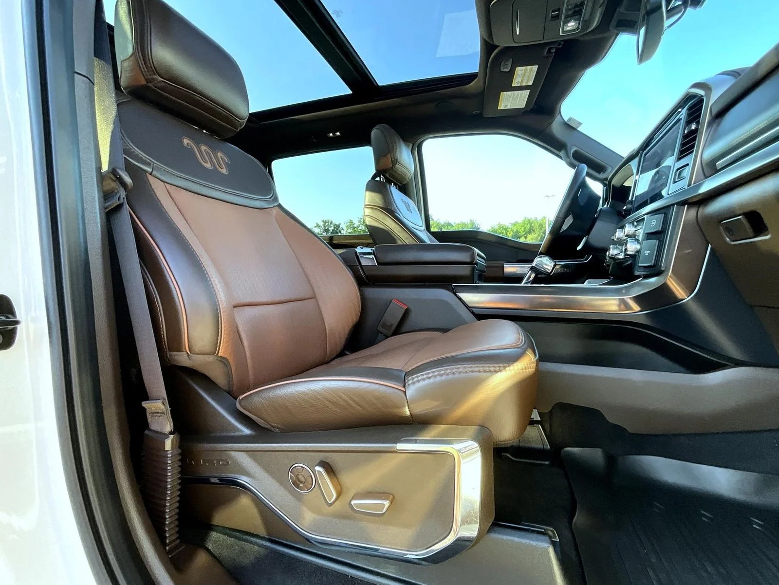 Used 2025 White Ford King Ranch image 20