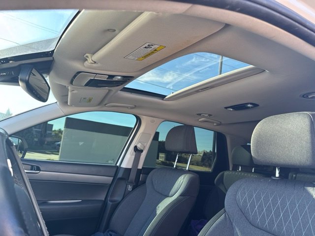 Used 2022 White Hyundai SEL image 10