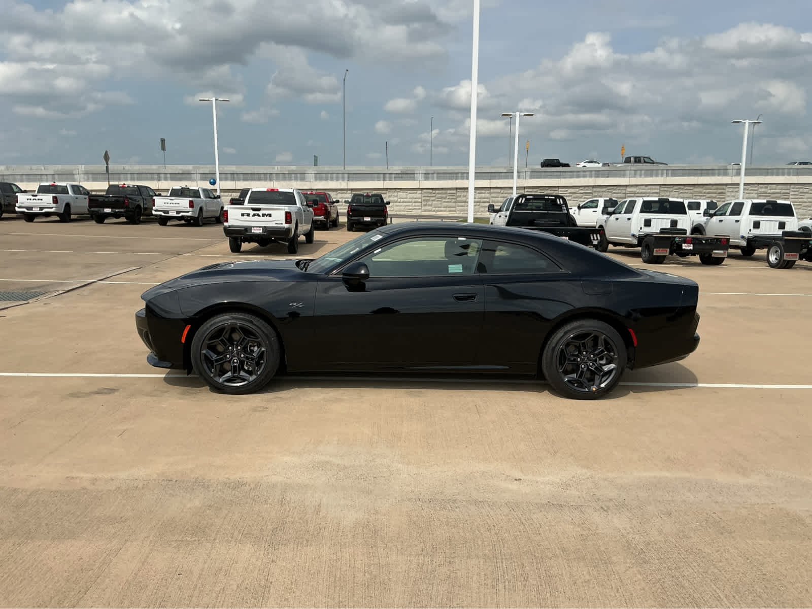 New 2026 Diamond Black Crystal Pearlcoat Dodge R/T image 8