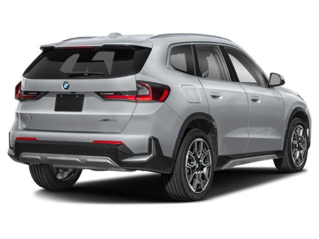 Used 2023 Cape York Green Metallic BMW xDrive28i image 2