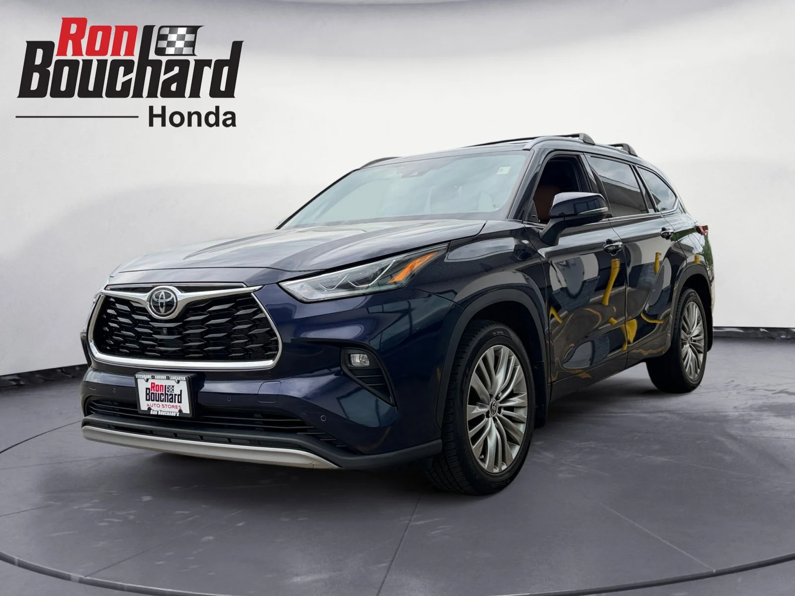 Used 2022 Blue Toyota Platinum image 5