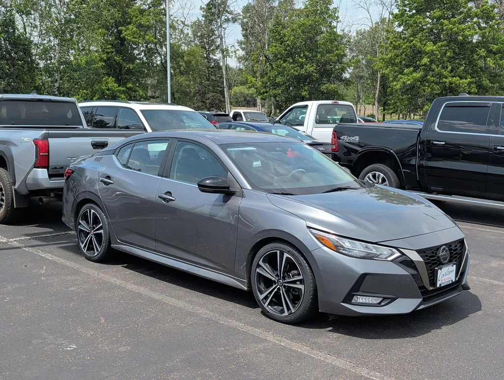 Used 2021 Nissan Sentra SR with VIN 3N1AB8DV6MY204402 for sale in Minneapolis, Minnesota