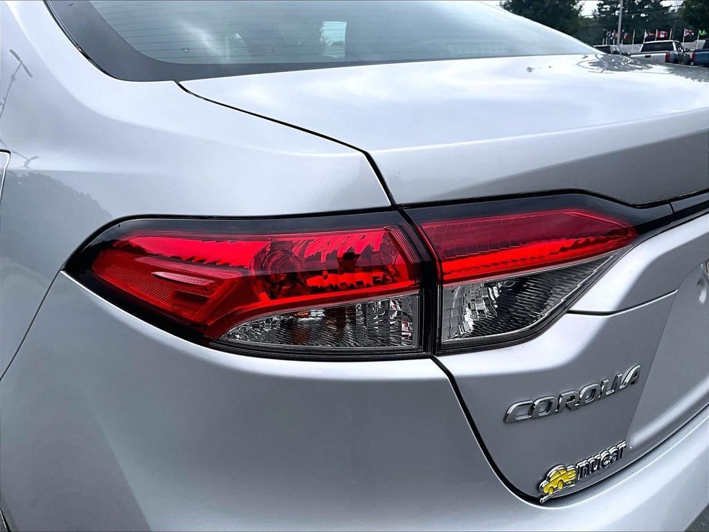 Used 2020 Silver Toyota LE image 33
