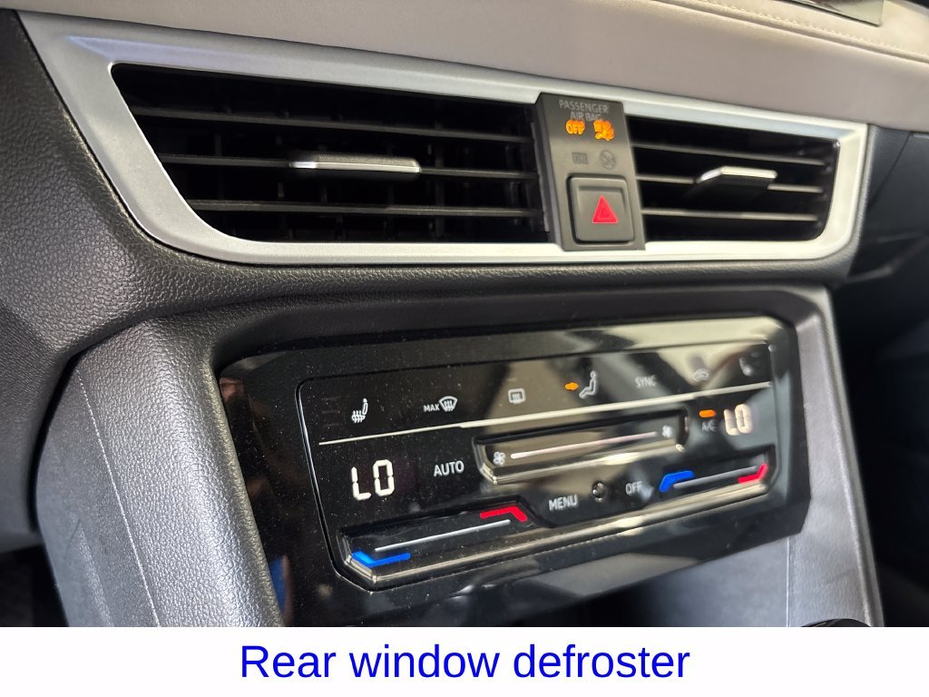 Certified Used 2025 Deep Black Pearl Effect Volkswagen 1.5T SE image 19