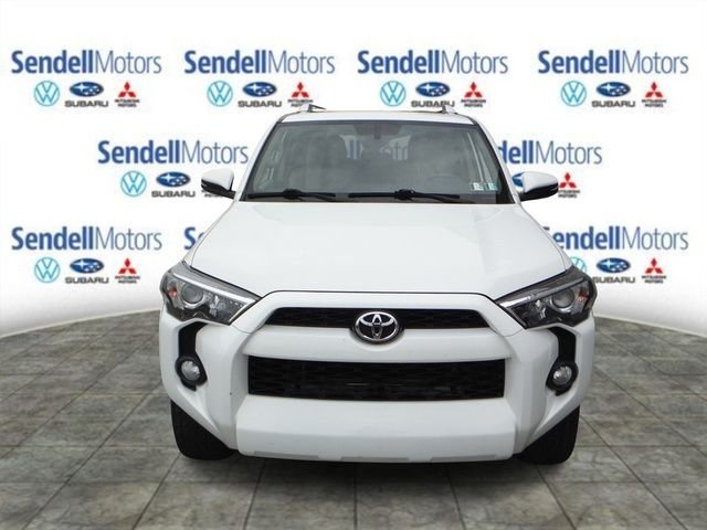 Used 2017 White Toyota SR5 Premium image 7