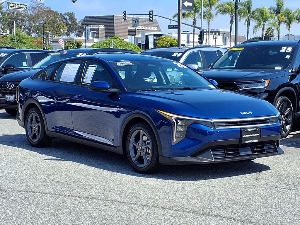Used 2025 Blue Kia LXS image 6