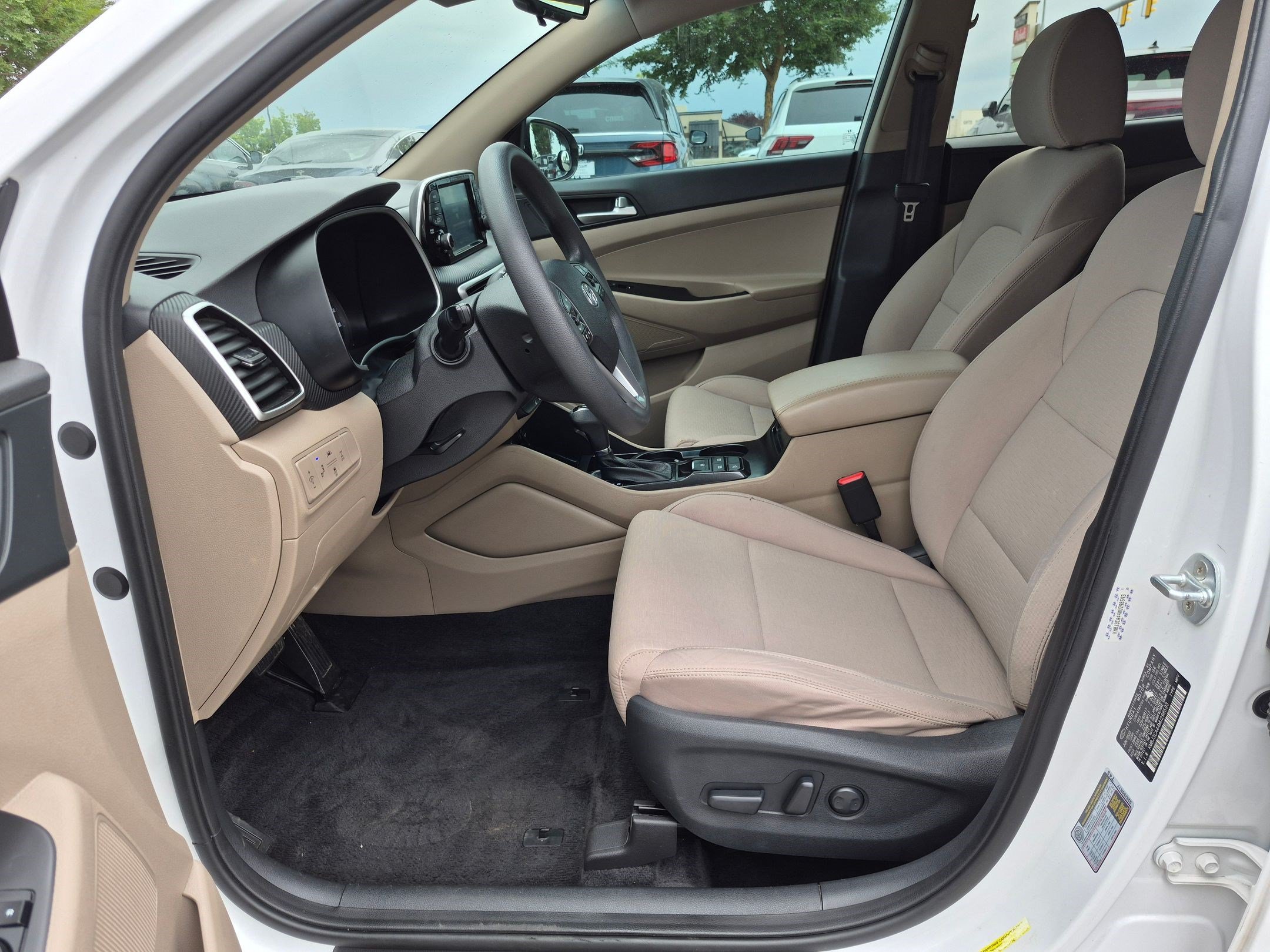 Used 2021 Winter White Hyundai Value image 8