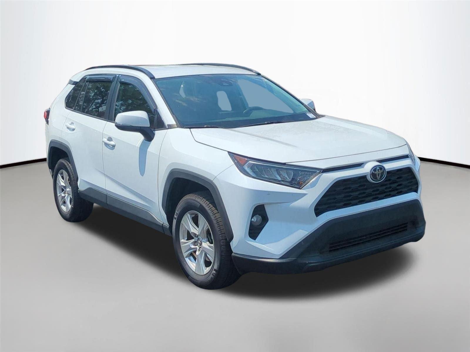 Used 2020 Super White Toyota XLE image 19