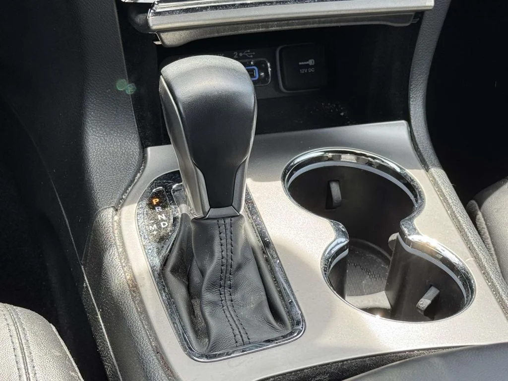 Used 2021 Gray Jeep Laredo X image 19