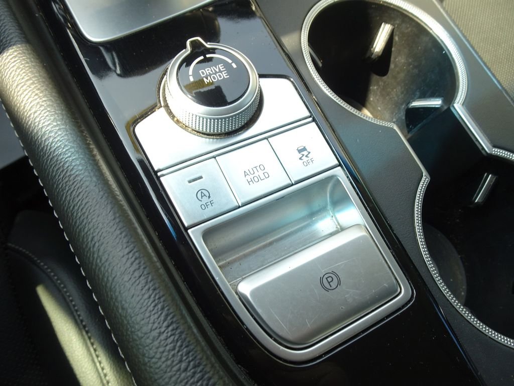 Used 2021 White Genesis 2.0T image 16