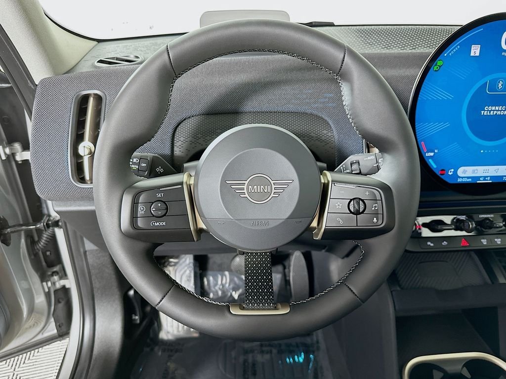 New 2027 Silver MINI Signature Plus image 12