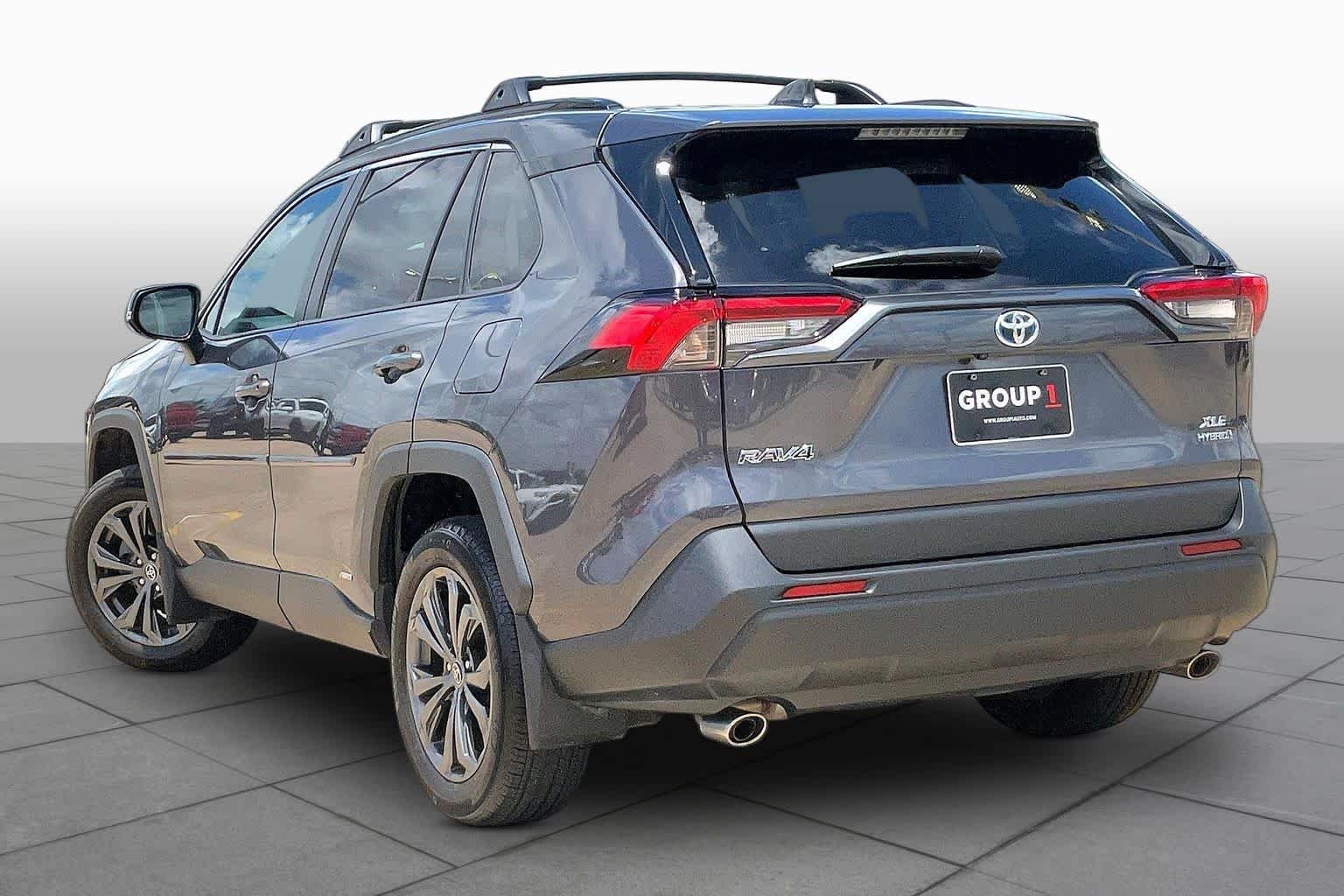 Used 2024 Magnetic Gray Metallic Toyota Hybrid XLE Premium image 12