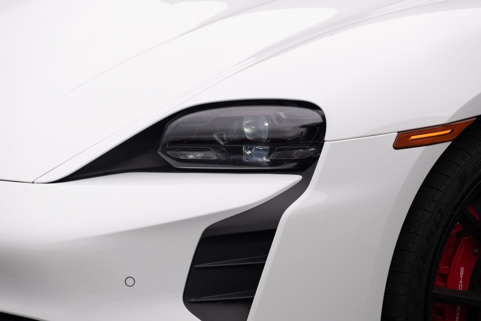 2024 Porsche Taycan GTS - Photo 26