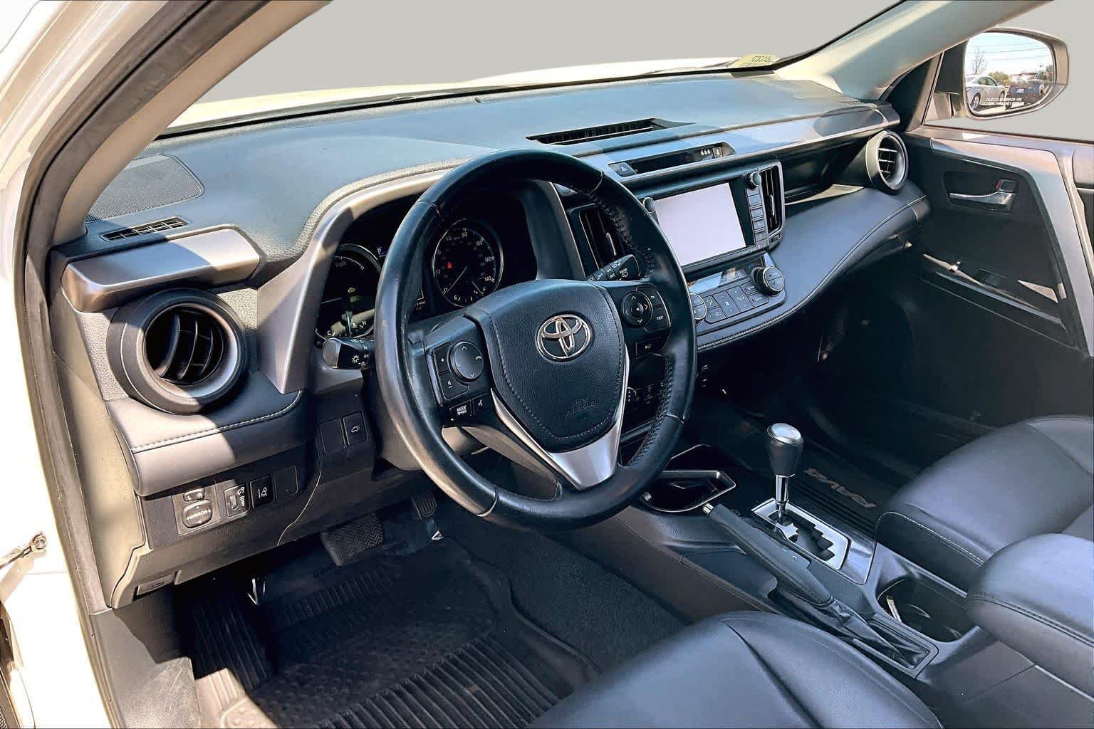Used 2018 Blizzard Pearl Toyota Hybrid Limited image 17