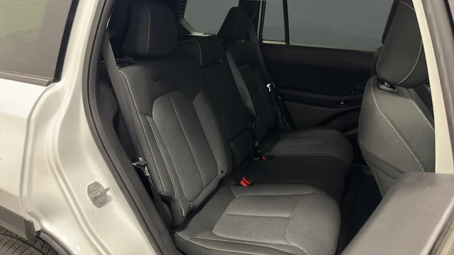 New 2026 Bright White Clear-Coat Exterior Paint Jeep Laredo image 25