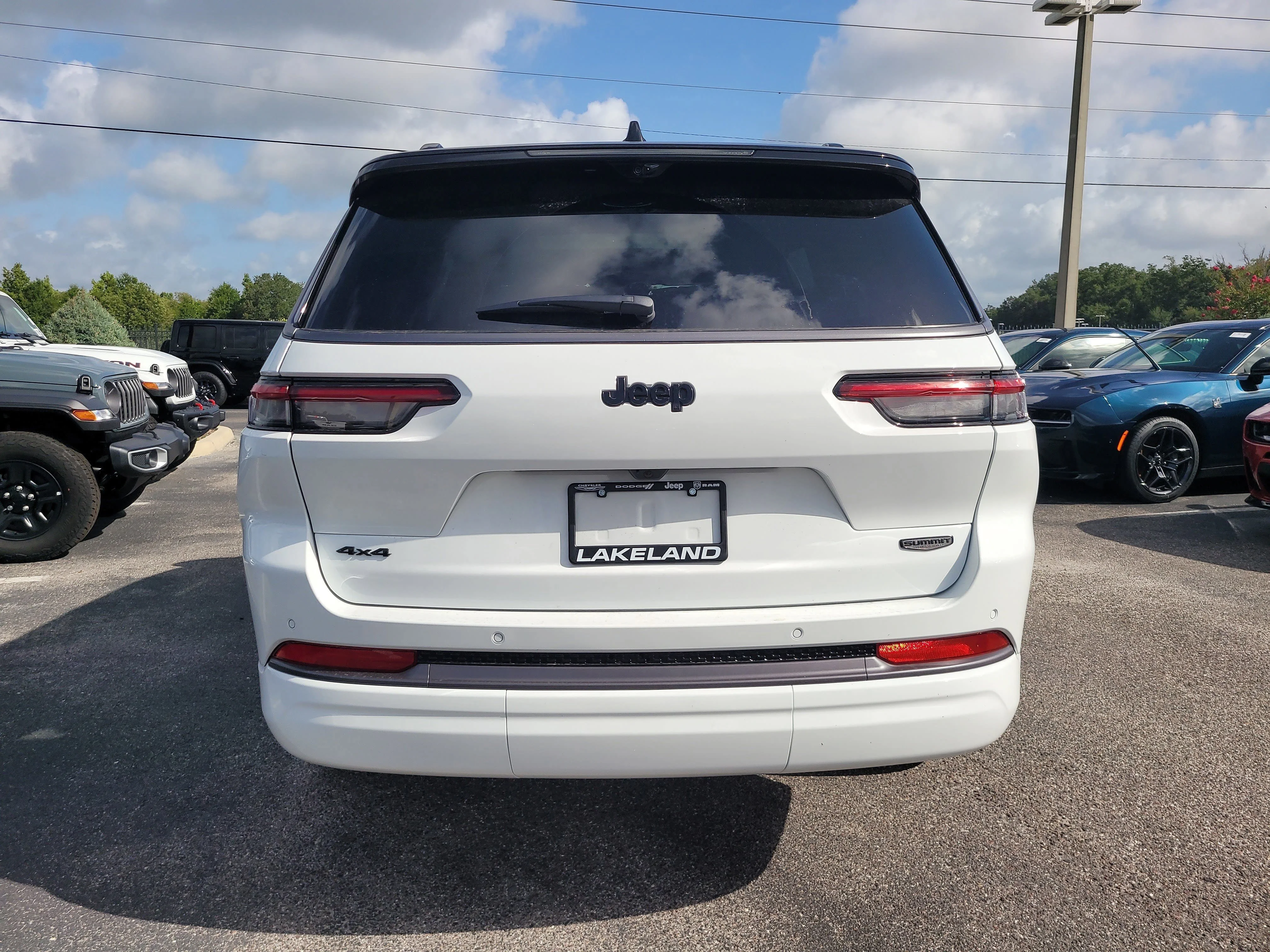 New 2026 Bright White Clearcoat Jeep Summit image 7