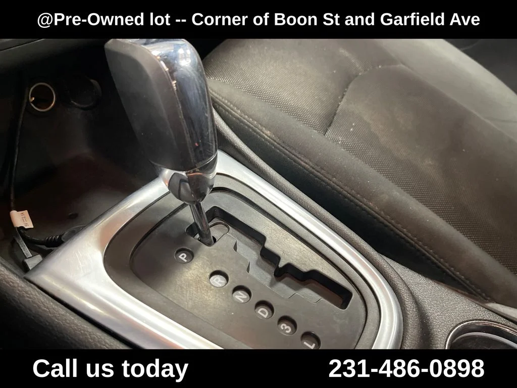Used 2014 Gray Dodge SE image 25