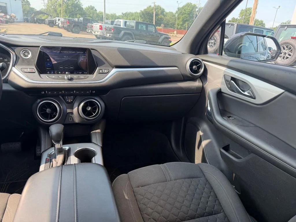 Used 2022 Gray Chevrolet LT image 15