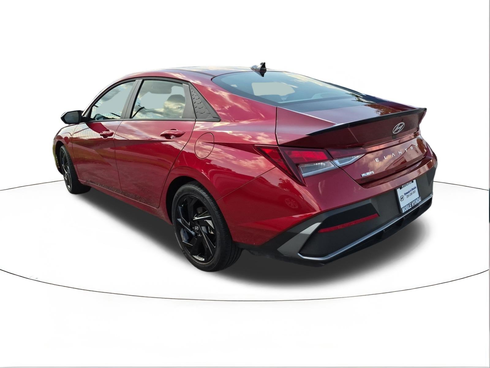 Used 2026 Ultimate Red Hyundai SEL Sport image 3