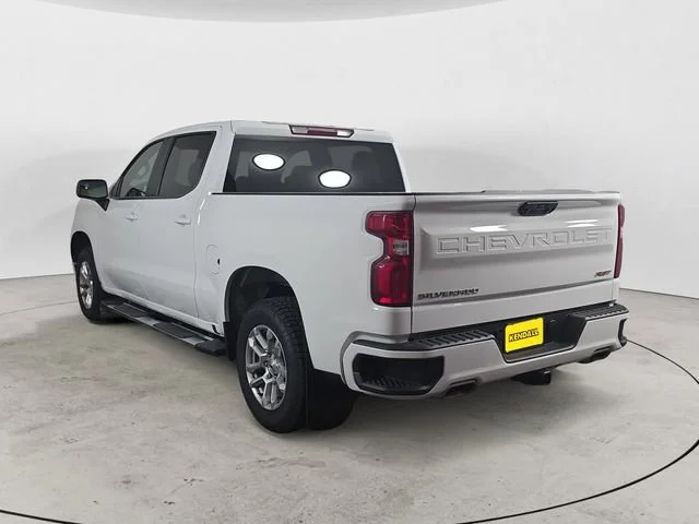 Used 2022 Summit White Chevrolet RST image 2
