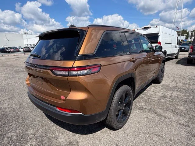 New 2027 Orange Jeep Limited image 3