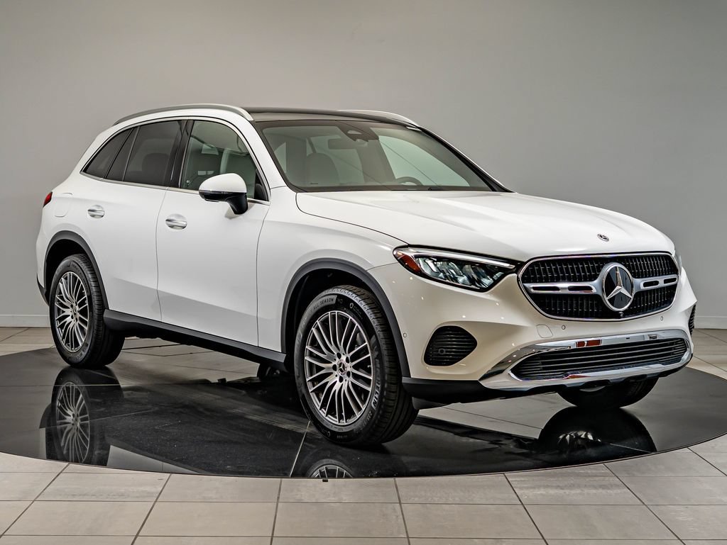 New 2027 Polar White Mercedes-Benz GLC 300 image 3