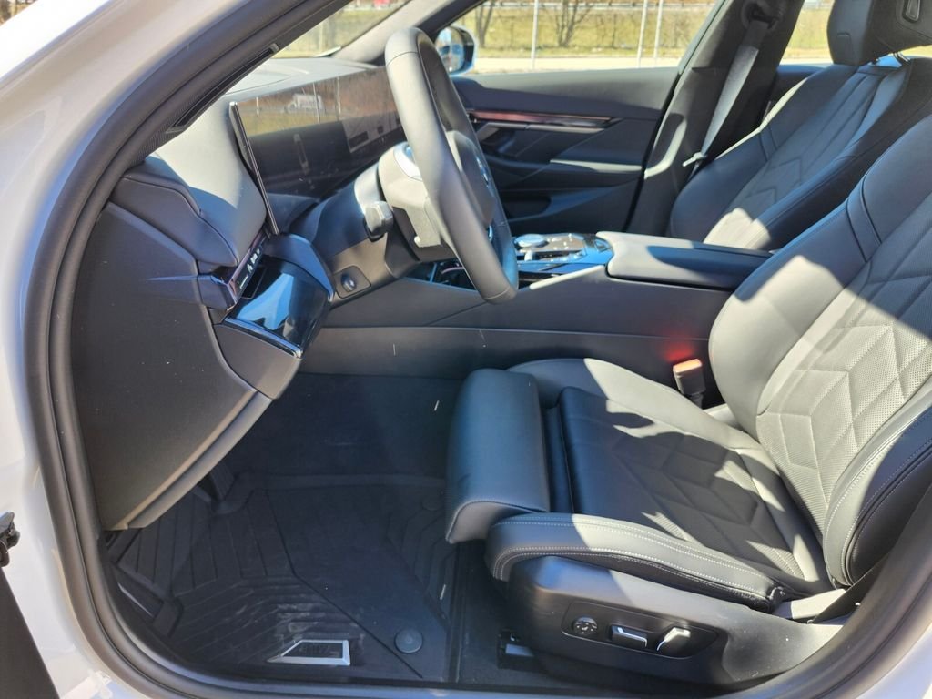 2026 BMW i5 40 - Photo 18