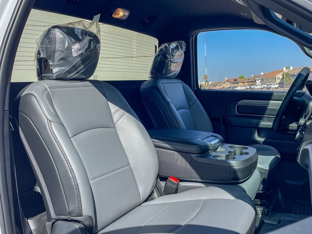 2025 RAM 3500 Chassis Tradesman - Photo 18