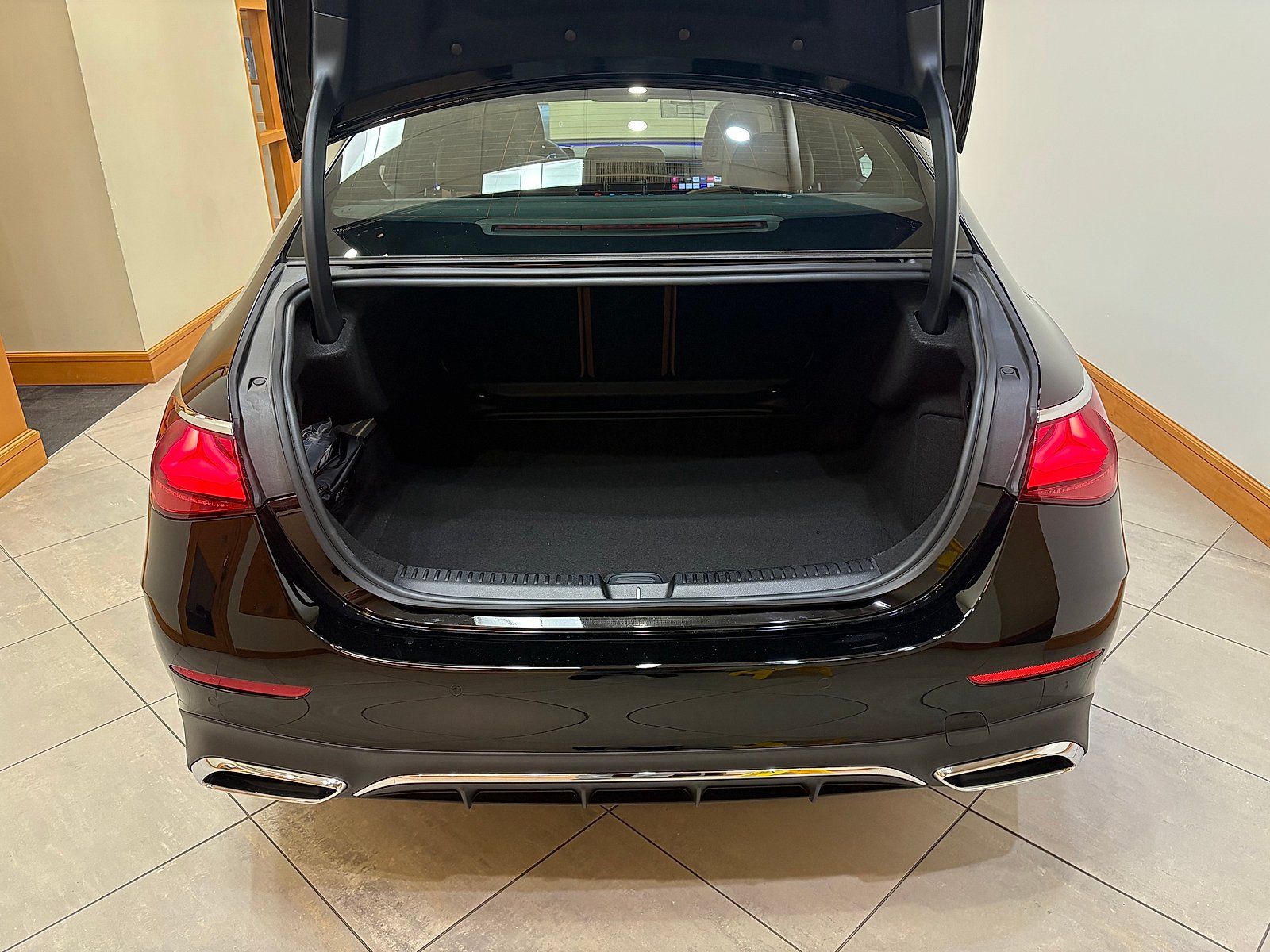 New 2027 Black Mercedes-Benz E 350 image 62