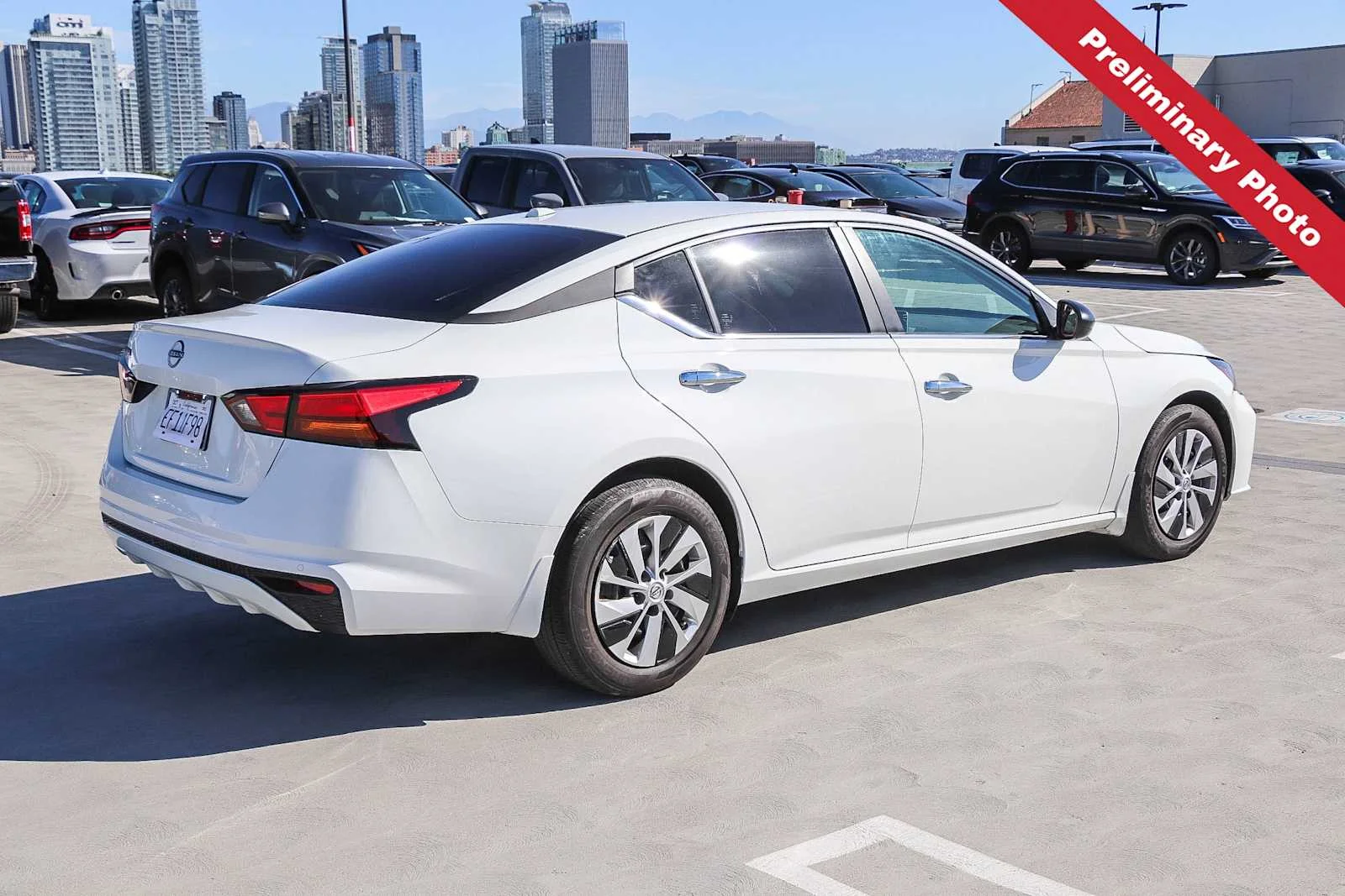 Used 2025 Glacier White Nissan S image 6