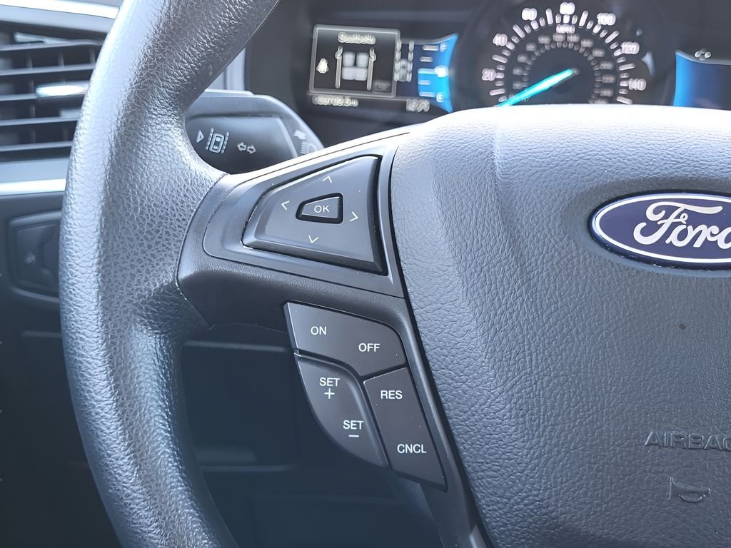 Used 2022 Oxford White Ford SE image 21
