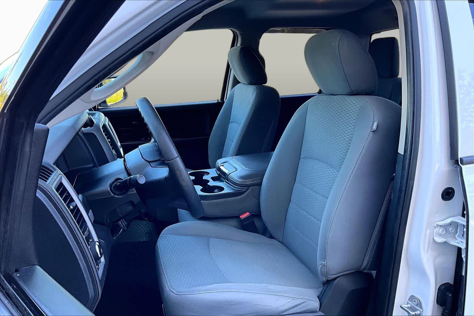 Used 2019 Bright White Clearcoat Ram Express image 9