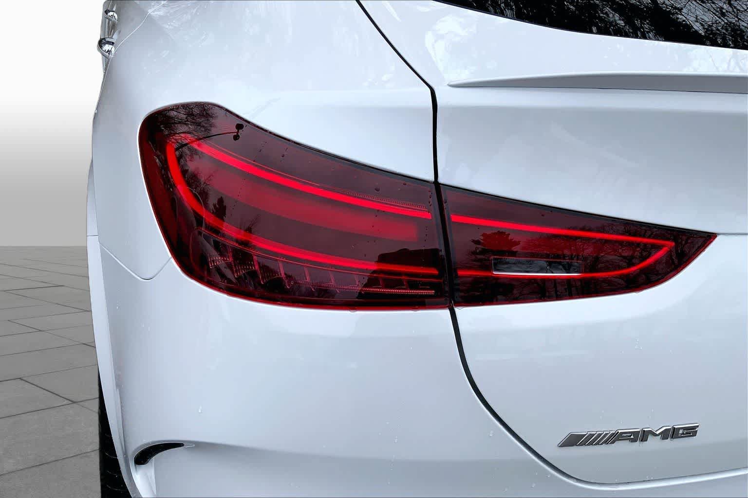 New 2026 MANUFAKTUR Moonlight White Metallic Mercedes-Benz AMG® GLE 53 image 18
